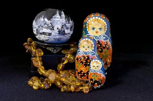 Russia, Russian handicrafts. Unique round painted Russian lacquer box, amber & matryoshka dolls