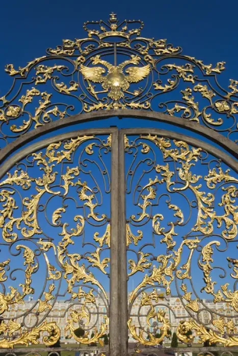 Framed Print : Russia, Saint Petersburg, Pushkin-Tsarskoye Selo, Catherine Palace, palace gate