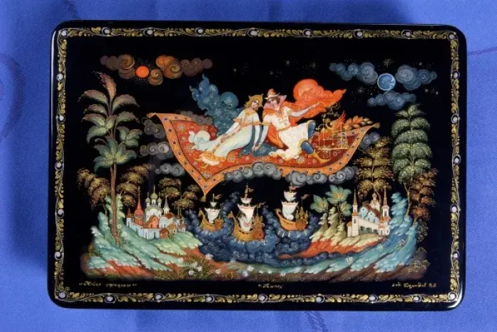 Framed Print : Russia, Yaroslavl, Uglich, hand-painted lacquered box from Palekh, RESTRICTED: Not