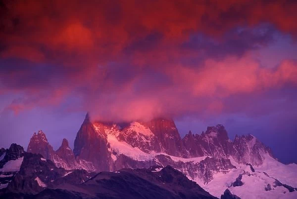 SA, Argentina, Los Glaciares National Park, Cerro Fitz Roy