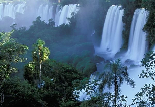 SA, Brazil, Parana State; Iguacu NP, Iguacu Falls