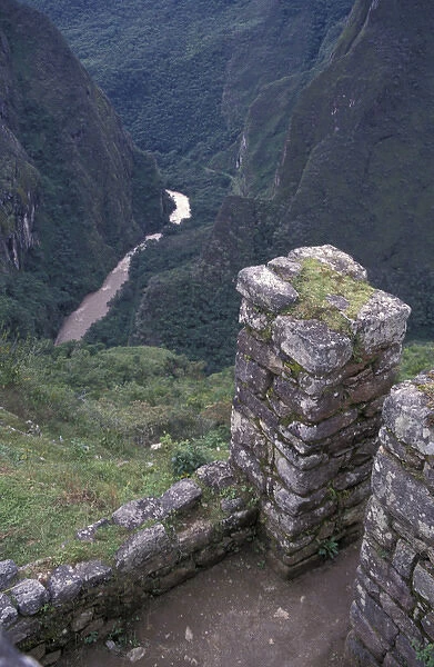 SA, Peru, Machu Picchu Inca ruins; impressive stone ruins; Urubamba River in distance