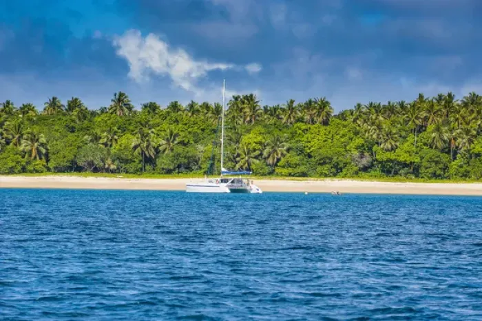 Framed Print : Sailing boat anchoring on the white sand beach of Haa'apai, Haapai, islands, Tonga Framed Print : Sailing boat anchoring on the white sand beach of Haa'apai, Haapai, islands, Tonga