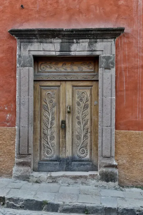 Framed Print : San Miguel De Allende, Mexico. Colorful buildings and doorways