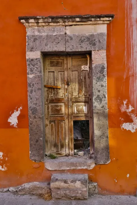 Framed Print : San Miguel De Allende, Mexico. Colorful buildings and doorways