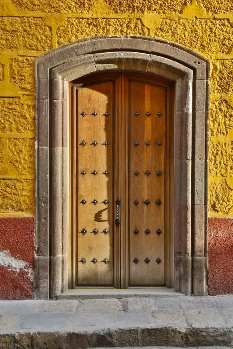 Framed Print : San Miguel De Allende, Mexico. Colorful buildings and doorways Framed Print : San Miguel De Allende, Mexico. Colorful buildings and doorways