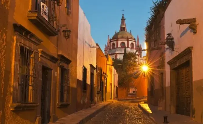 Framed Print : San Miguel de Allende, Mexico. Credit as: Nancy Rotenberg / Jaynes Gallery / Danita Framed Print : San Miguel de Allende, Mexico. Credit as: Nancy Rotenberg / Jaynes Gallery / Danita