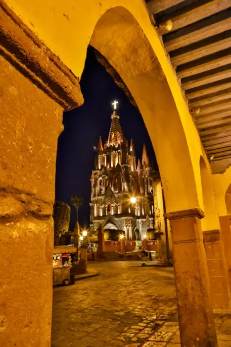 Framed Print : San Miguel De Allende, Mexico. Ornate Parroquia de San Miguel Archangel evening light Framed Print : San Miguel De Allende, Mexico. Ornate Parroquia de San Miguel Archangel evening light