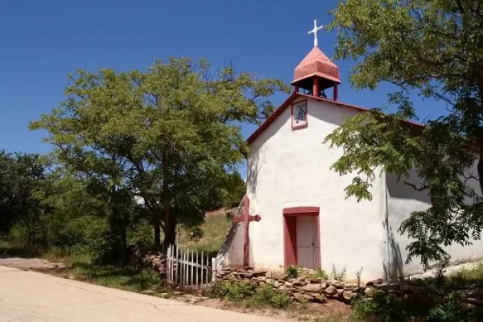 Framed Print : Santa Fe, New Mexico, USA. Nearby quaint, old, chapel on the Santa Fe Trail