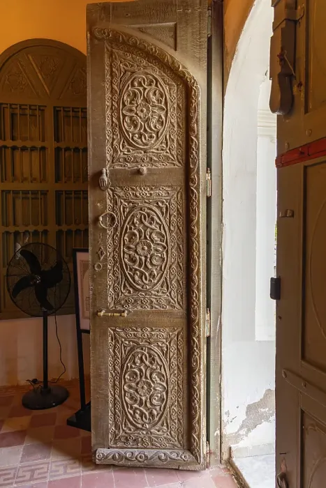 Framed Print : Saudi Arabia, Mecca Province, Jeddah. Ornately carved wooden door in the Al-Balad district Framed Print : Saudi Arabia, Mecca Province, Jeddah. Ornately carved wooden door in the Al-Balad district