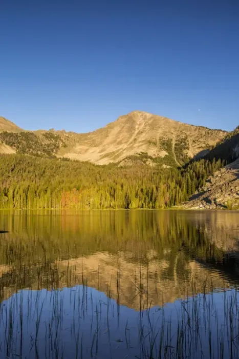 Framed Print : Sawtooth Mountain reflects into calm Sawtooth Lake in the Pioneers Mountains, Beaverhead-Deer Framed Print : Sawtooth Mountain reflects into calm Sawtooth Lake in the Pioneers Mountains, Beaverhead-Deer