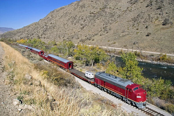 Scenic Idaho train rides on the Thunder Mountain Liner, Horseshoe Bend Route