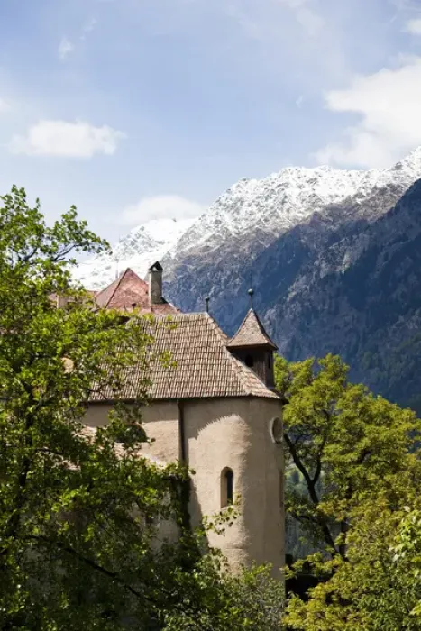 Framed Print : Schenna (Scena) near Meran (Merano), palace, castle Framed Print : Schenna (Scena) near Meran (Merano), palace, castle