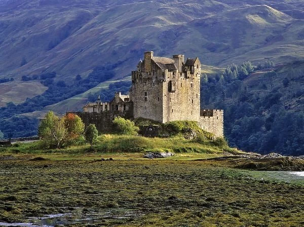 Scotland, Highland, Wester Ross, Eilean Donan Castle. Eilean Donan Castle sits on Loch Alsh