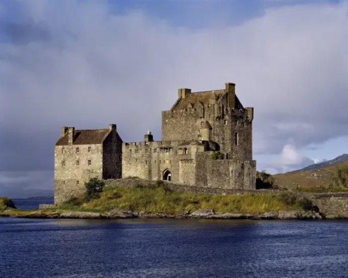 Framed Print : Scotland, Highland, Wester Ross, Eilean Donan Castle. Afternoon light floods Framed Print : Scotland, Highland, Wester Ross, Eilean Donan Castle. Afternoon light floods