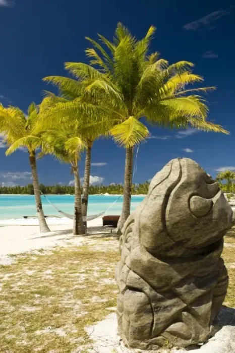 Framed Print : Sculpture in beautiful Bora Bora