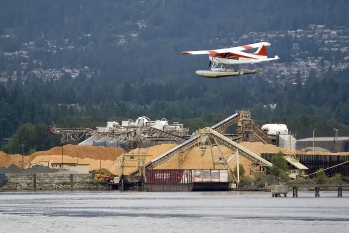 Framed Print : Seaplane flying at Port Vancouver in British Columbia, Canada Framed Print : Seaplane flying at Port Vancouver in British Columbia, Canada