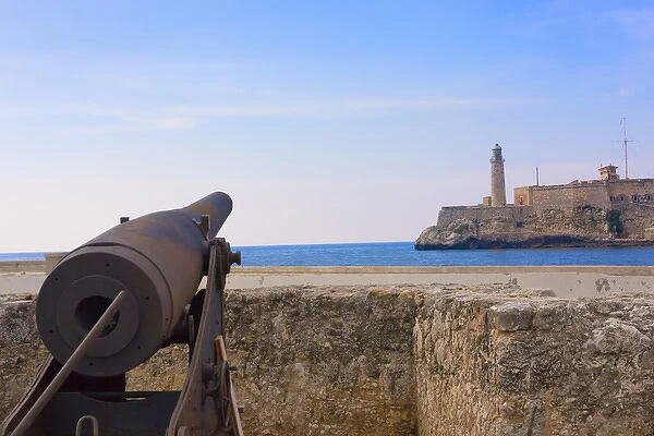Seawall with El Morro Fort, Havana, UNESCO World Heritage site, Cuba