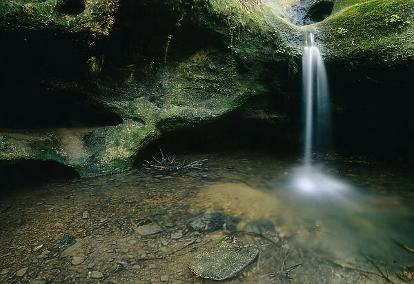 Secluded waterfall, First Creek riverbed, Mammoth Cave National Park, Kentucky, KY, USA
