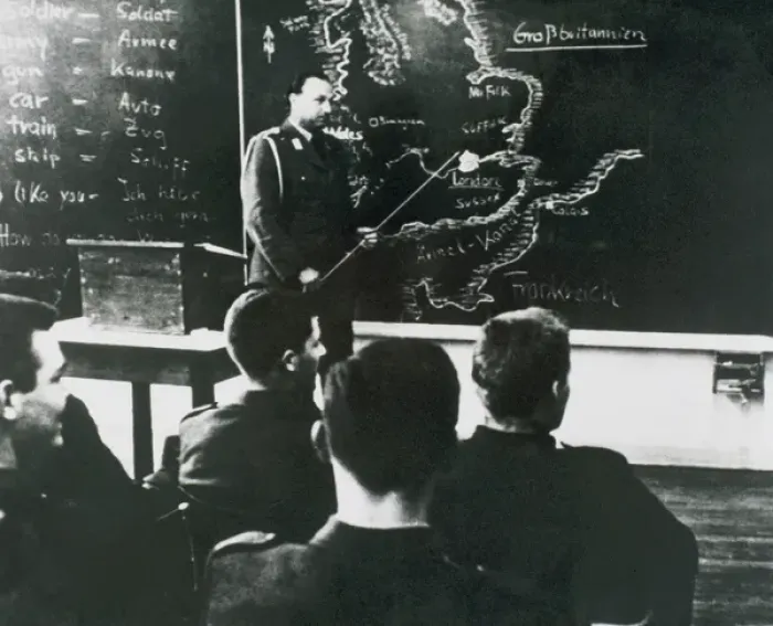 Framed Print : SECOND WORLD WAR (1939-1945). German troops receiving instructions before being trained Framed Print : SECOND WORLD WAR (1939-1945). German troops receiving instructions before being trained
