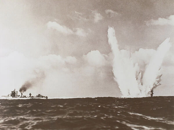 SECOND WORLD WAR (1939-1945). Underwater mine explosion