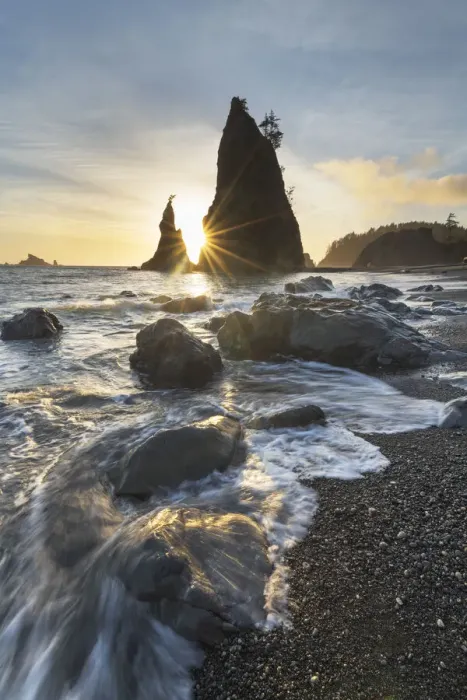 Framed Print : Setting sun behind Split Rock on Rialto Beach, Olympic National Park Framed Print : Setting sun behind Split Rock on Rialto Beach, Olympic National Park