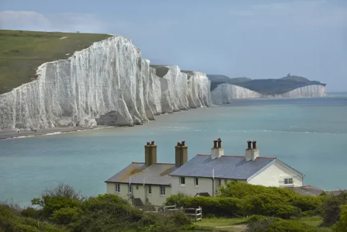 Framed Print : Seven Sisters Chalk Cliffs, and coastguard cottages, Cuckmere Haven, near Seaford Framed Print : Seven Sisters Chalk Cliffs, and coastguard cottages, Cuckmere Haven, near Seaford