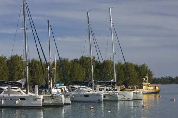Framed Print : Seychelles, Praslin Island, Baie Ste-Anne, yacht harbor Framed Print : Seychelles, Praslin Island, Baie Ste-Anne, yacht harbor