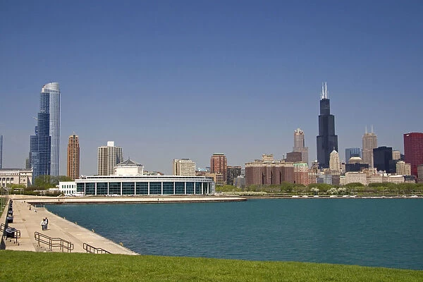 Shedd Aquarium and skyline of Chicago, Illinois, USA