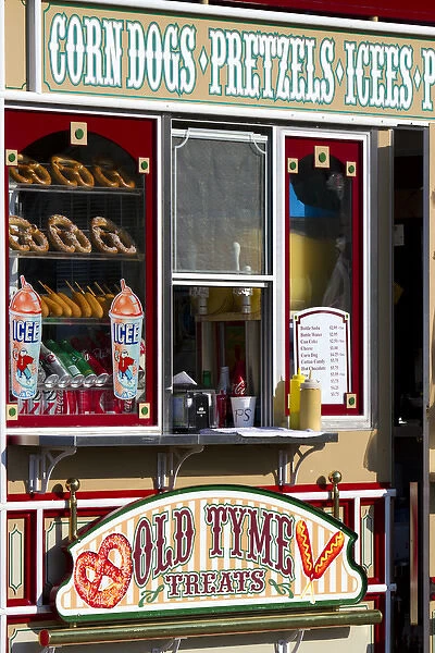 Shop selling snacks on Pier 39 in San Francisco, California, USA