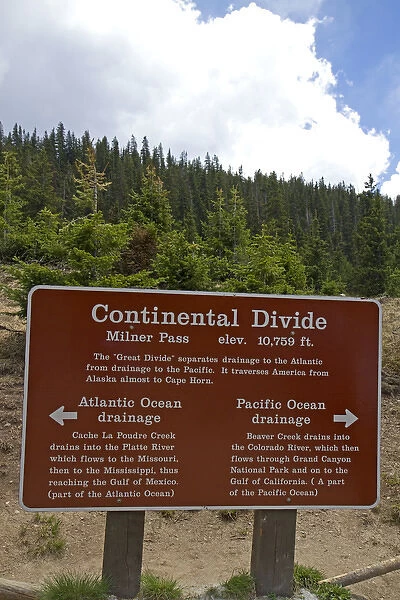 Sign marking the Continental Divide at Milner Pass in the Rocky Mountain National Park