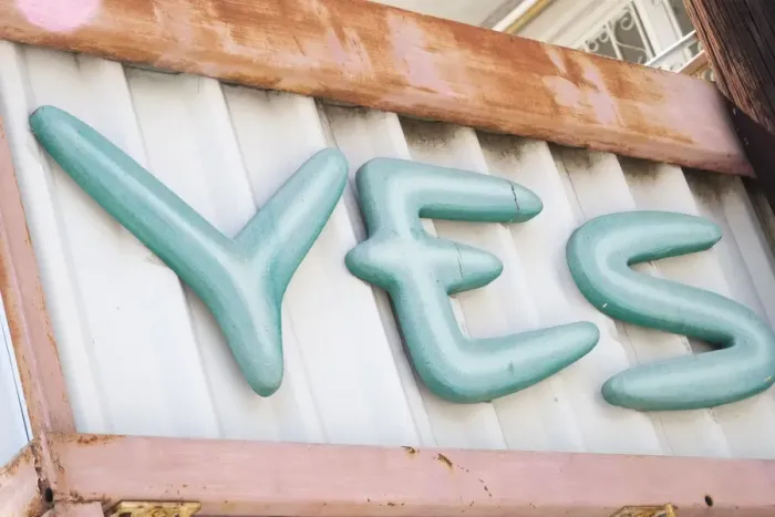 Framed Print : Sign saying YES. La Paz, Mexico Framed Print : Sign saying YES. La Paz, Mexico