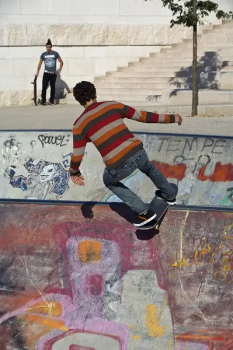 Framed Print : Skatboarding, Lyon, France Framed Print : Skatboarding, Lyon, France