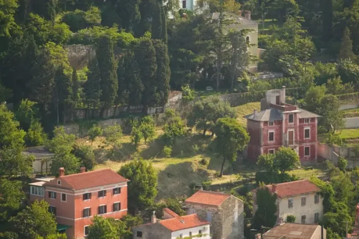 Framed Print : SLOVENIA-PRIMORSKA-Piran: Hillside Villas Framed Print : SLOVENIA-PRIMORSKA-Piran: Hillside Villas