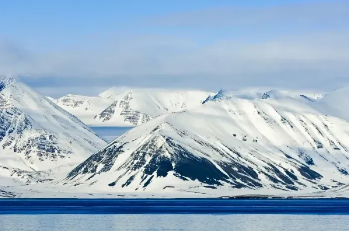 Framed Print : Snowcapped peaks Woodfjord Svalbard Archipelago, Norway
