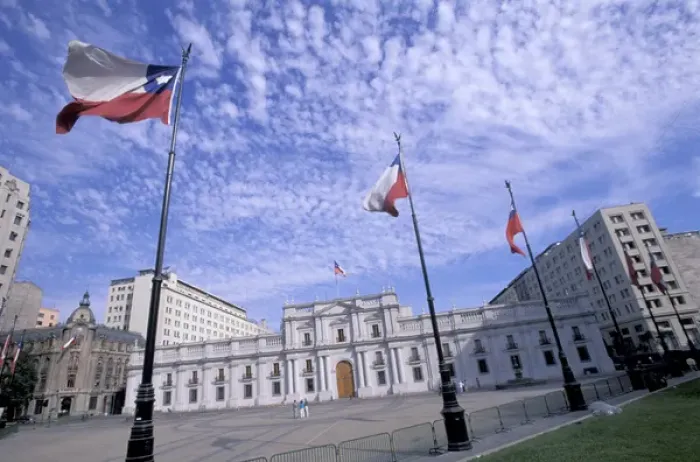 Framed Print : South America, Chile, Santiago Palacio de la Moneda, the historically important Presidential Framed Print : South America, Chile, Santiago Palacio de la Moneda, the historically important Presidential