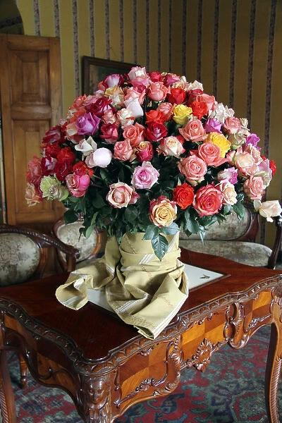 South America, Ecuador, Cayambe. Rose bouquet at Hacienda Compania