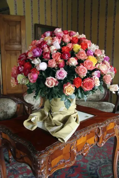 Framed Print : South America, Ecuador, Cayambe. Rose bouquet at Hacienda Compania Framed Print : South America, Ecuador, Cayambe. Rose bouquet at Hacienda Compania