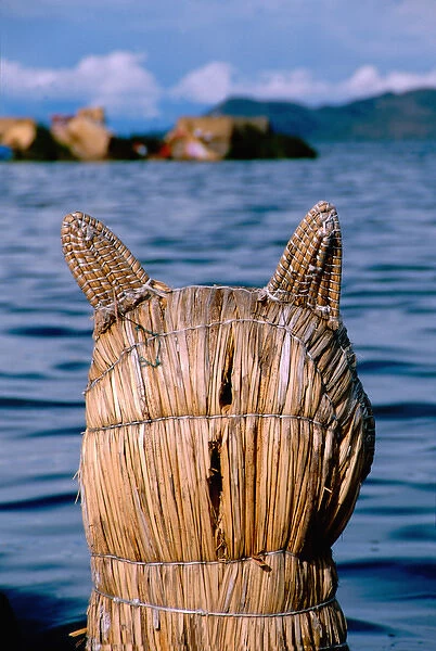South America, Peru, Lake Titicaca, Puno, Uros floating reed islands. Traditional