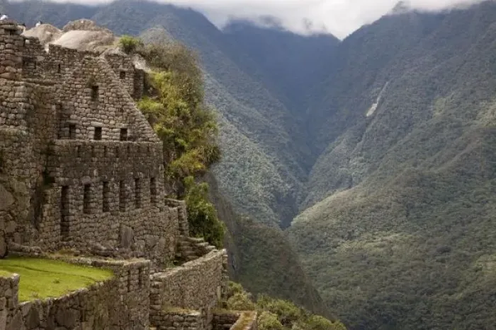 Framed Print : South America, Peru, Machu Picchu. Stone ruins and misty mountains. (UNESCO World Framed Print : South America, Peru, Machu Picchu. Stone ruins and misty mountains. (UNESCO World