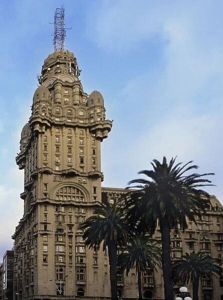 South America, Uruguay, MontevideoClasso=ic and historic Palacio Salvo punctuates