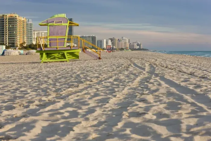 Framed Print : South Beach & lifeguard hut, Miami, Florida, USA, early morning