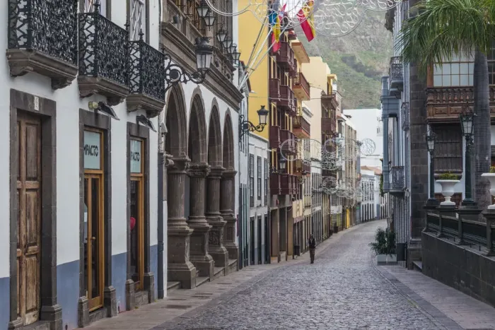 Framed Print : Spain, Canary Islands, La Palma Island, Santa Cruz de la Palma, Calle O Daly