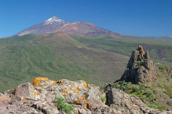 Spain, Canary Islands, Tenerife, looking to Teide mountain