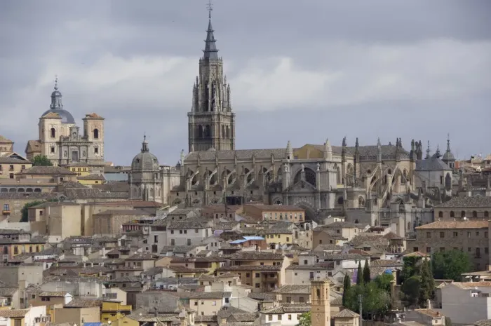 Framed Print : Spain, Castilla-La Mancha, Toledo. Overviews of historic city, Toledo Cathedral