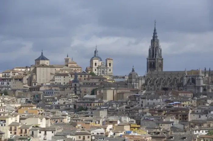 Framed Print : Spain, Castilla-La Mancha, Toledo. Overviews of historic city, Toledo Cathedral