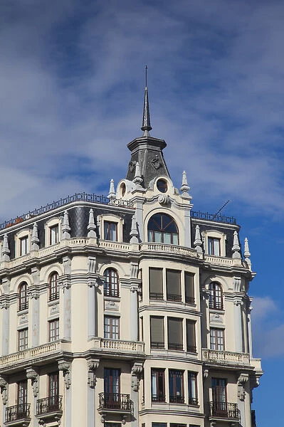 Spain, Castilla y Leon Region, Leon Province, Leon, buildings on Plaza de Santo Domingo