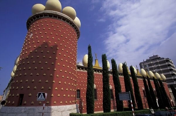 Spain, Catalunya, Figueres. Teatre-Museu Salvador Dali, museum exterior