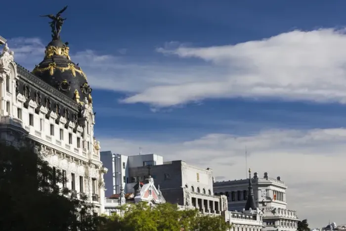 Framed Print : Spain, Madrid, Centro Area, Metropolitan Building, daytime Framed Print : Spain, Madrid, Centro Area, Metropolitan Building, daytime