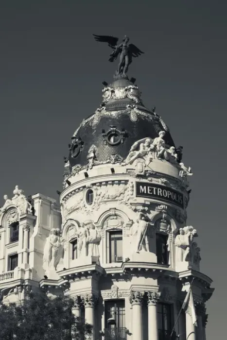 Framed Print : Spain, Madrid, Centro Area, Metropolitan Building, daytime Framed Print : Spain, Madrid, Centro Area, Metropolitan Building, daytime